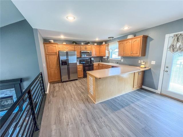 404 E Colony Avenue, East Lynne, MO 64743