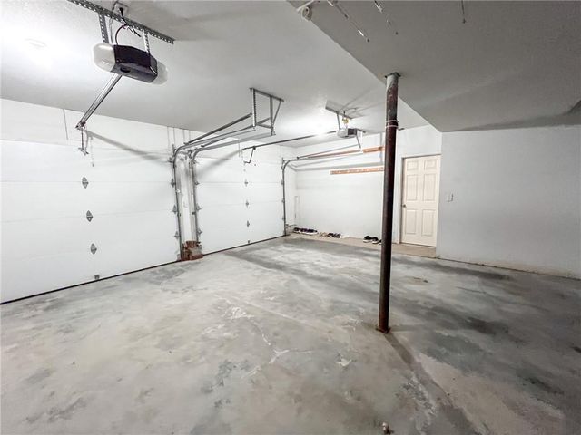 404 E Colony Avenue, East Lynne, MO 64743