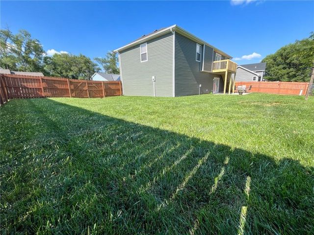 404 E Colony Avenue, East Lynne, MO 64743