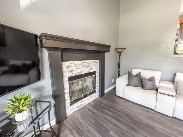404 E Colony Avenue, East Lynne, MO 64743