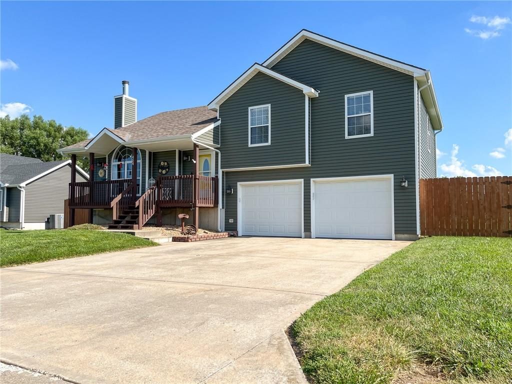 404 E Colony Avenue, East Lynne, MO 64743