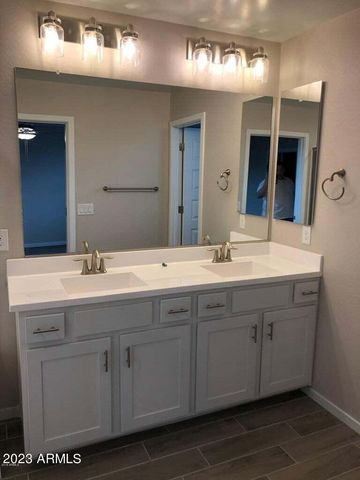 594 W WESTCHESTER Avenue, Tempe, AZ 85283