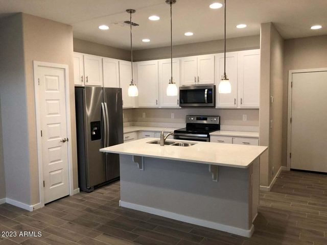 594 W WESTCHESTER Avenue, Tempe, AZ 85283