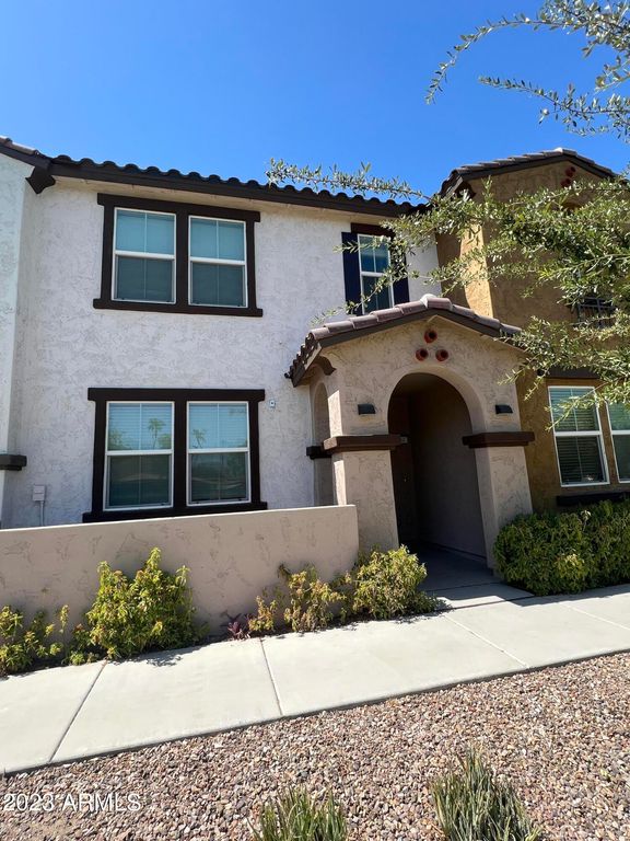 594 W WESTCHESTER Avenue, Tempe, AZ 85283