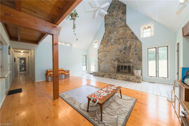 1068 Nathan Lane, Pinnacle, NC 27043