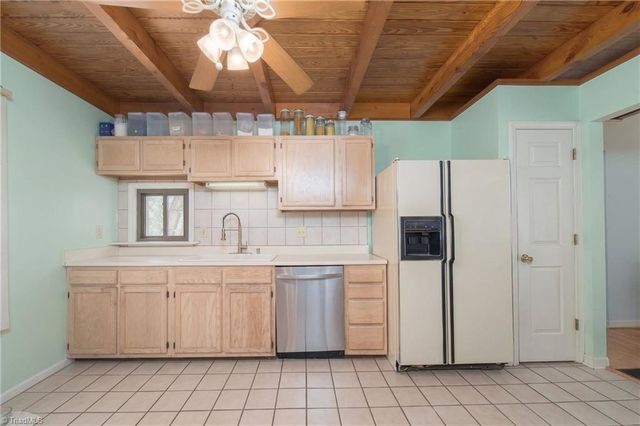 1068 Nathan Lane, Pinnacle, NC 27043