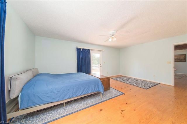 1068 Nathan Lane, Pinnacle, NC 27043