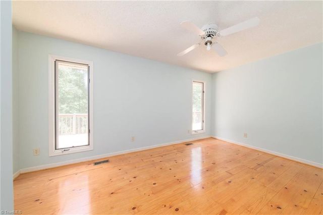 1068 Nathan Lane, Pinnacle, NC 27043