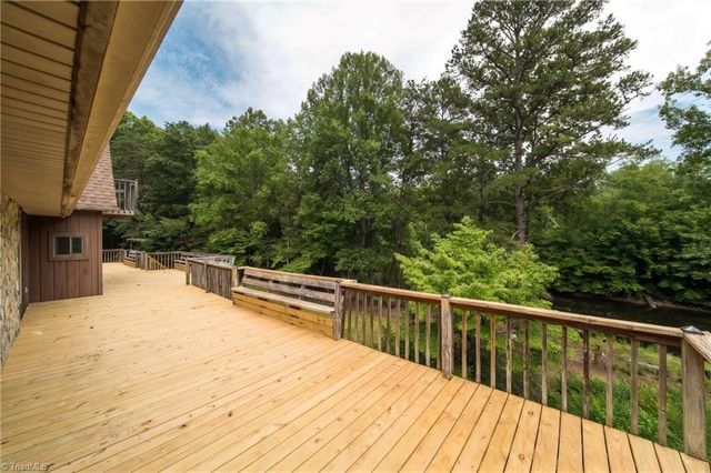 1068 Nathan Lane, Pinnacle, NC 27043