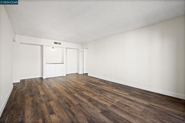 340 N Civic Dr 503, Walnut Creek, CA 94596