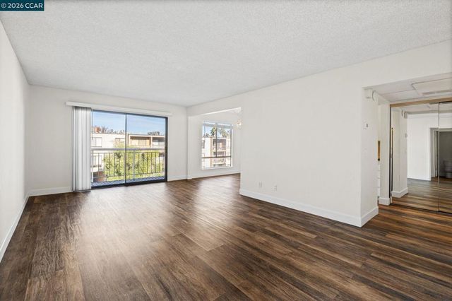 340 N Civic Dr 503, Walnut Creek, CA 94596