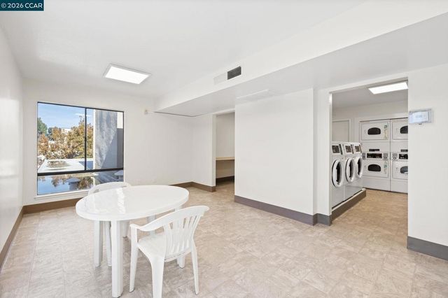 340 N Civic Dr 503, Walnut Creek, CA 94596