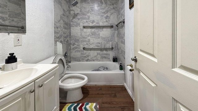 7901 Record Street, Houston, TX 77028