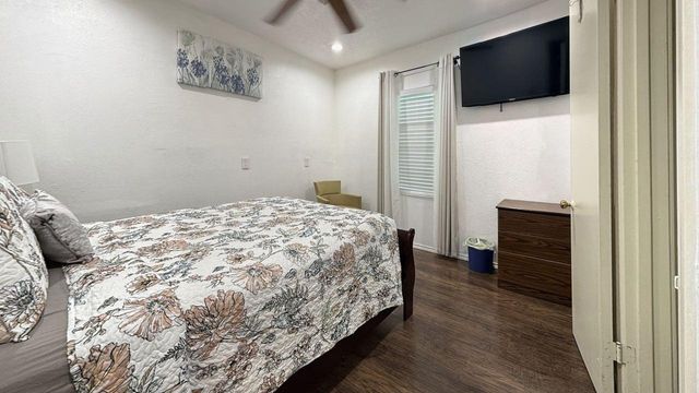 7901 Record Street, Houston, TX 77028