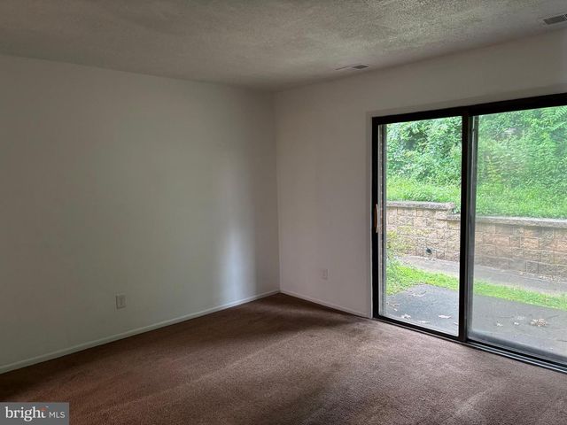 235 HOLLY DR, King Of Prussia, PA 19406