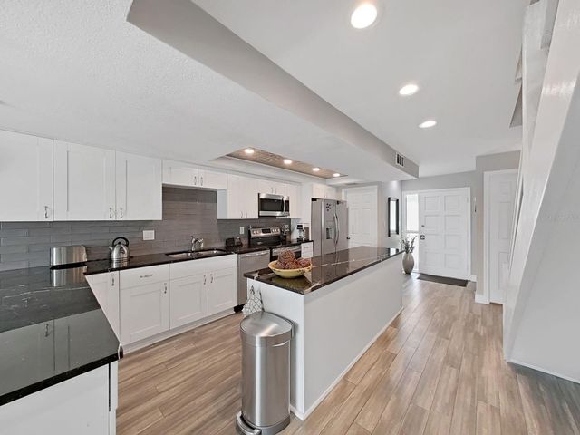 433 S PAULA DRIVE 18, Dunedin, FL 34698