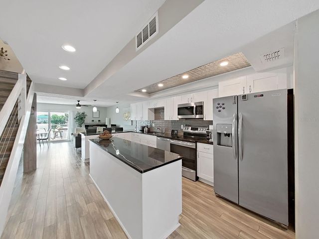 433 S PAULA DRIVE 18, Dunedin, FL 34698
