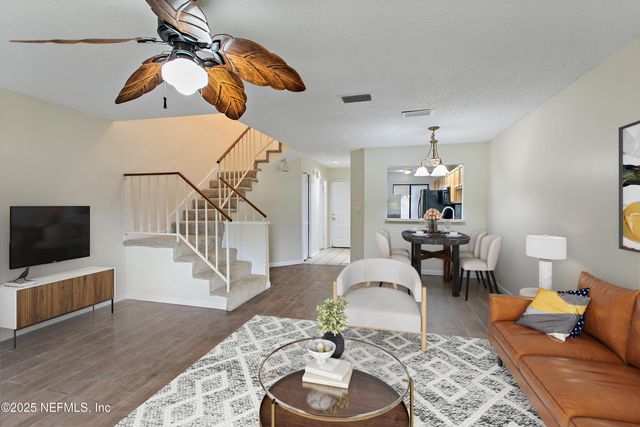 7701 BAYMEADOWS Circle 1152, Jacksonville, FL 32256