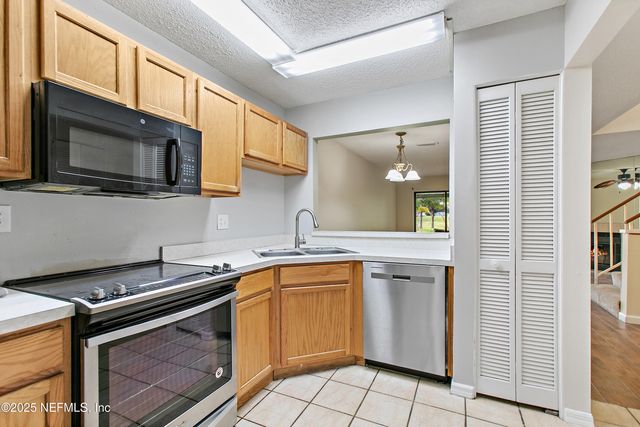 7701 BAYMEADOWS Circle 1152, Jacksonville, FL 32256