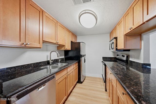 3619 E MONTEROSA Street 108, Phoenix, AZ 85018