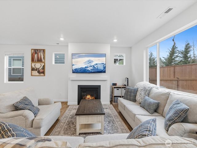 4933 88th Drive NE, Marysville, WA 98270