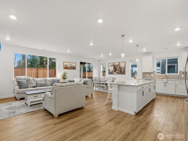 4933 88th Drive NE, Marysville, WA 98270