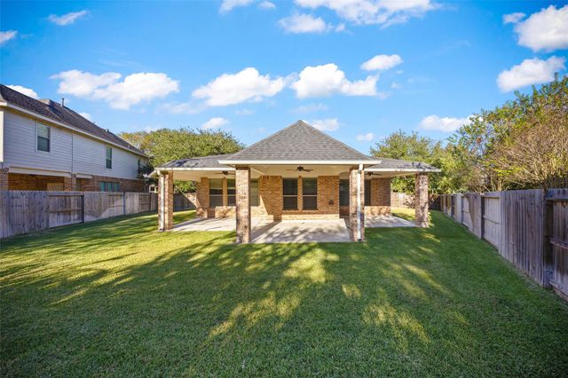 12322 W Elizabeth Shore Loop, Cypress, TX 77433