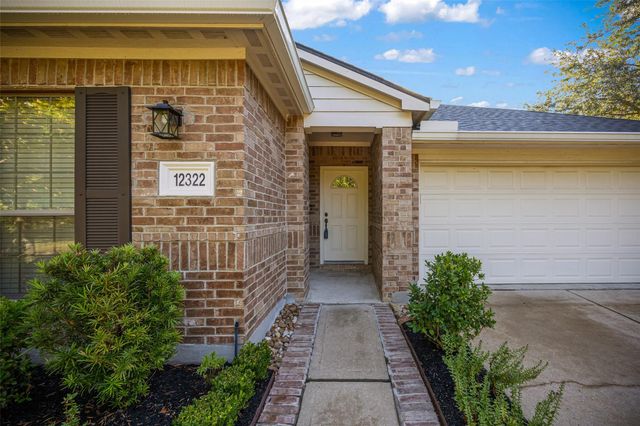 12322 W Elizabeth Shore Loop, Cypress, TX 77433