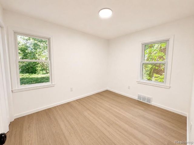 11552 Nottingham Road, Detroit, MI 48224