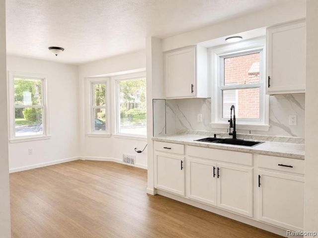 11552 Nottingham Road, Detroit, MI 48224