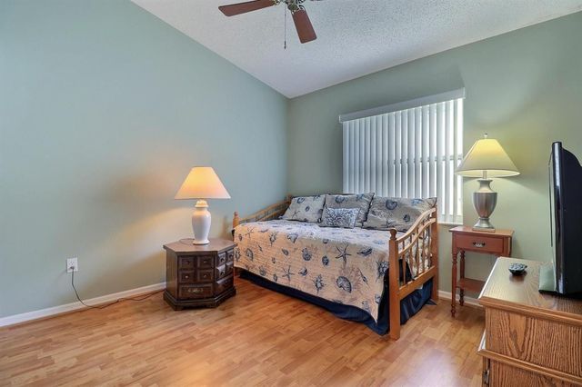 662 Lake Wellington Drive, Wellington, FL 33414