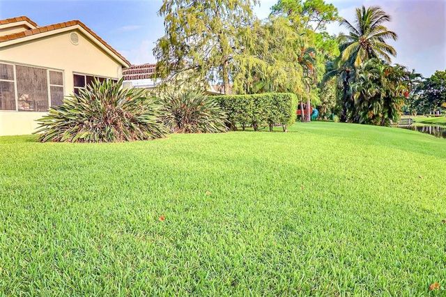 662 Lake Wellington Drive, Wellington, FL 33414