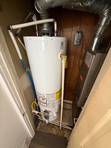 2351 E Pacific Street, Springfield, MO 65803