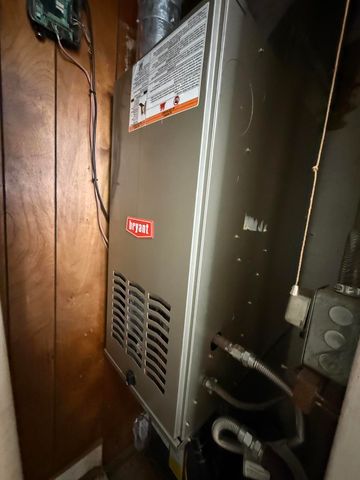 2351 E Pacific Street, Springfield, MO 65803