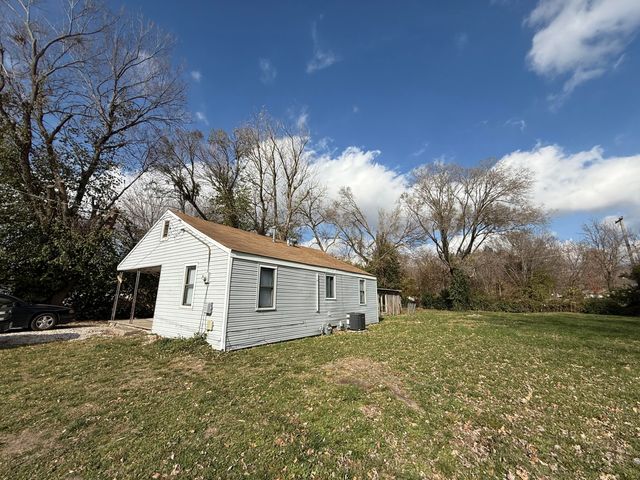 2351 E Pacific Street, Springfield, MO 65803
