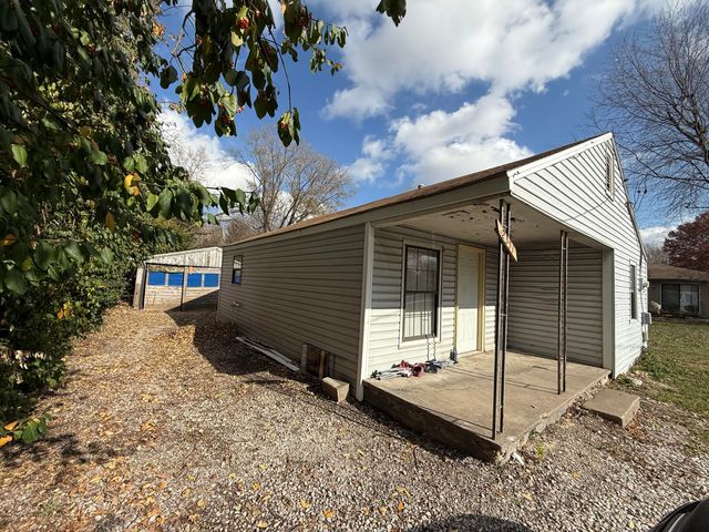 2351 E Pacific Street, Springfield, MO 65803