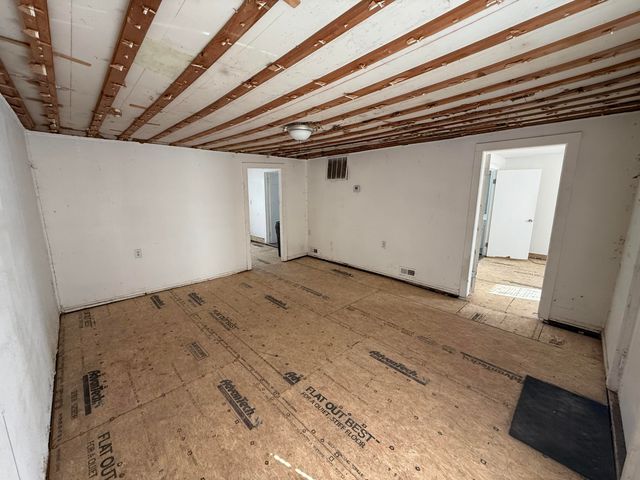 2351 E Pacific Street, Springfield, MO 65803