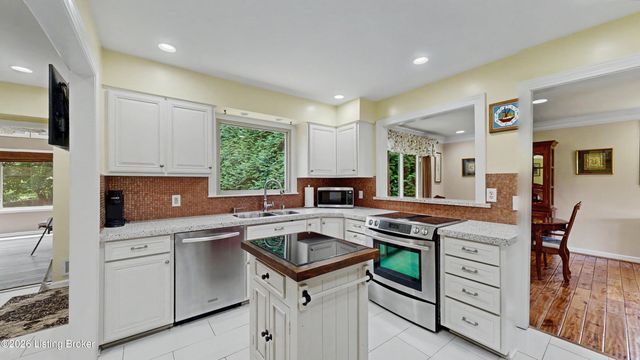 6711 John Hancock Pl, Prospect, KY 40059