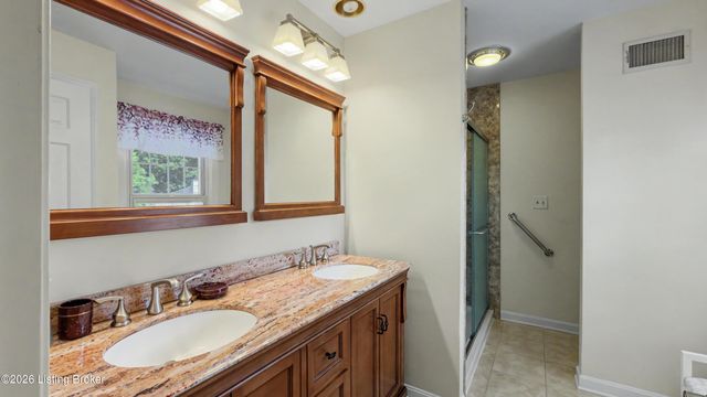 6711 John Hancock Pl, Prospect, KY 40059