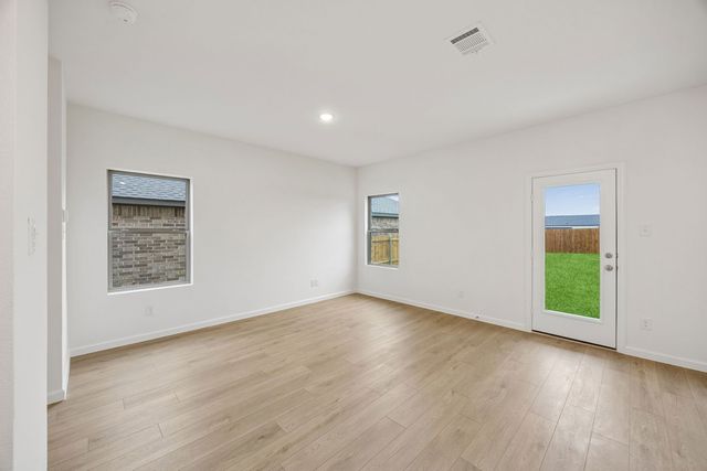 844 Hillcrest Boulevard, Princeton, TX 75407