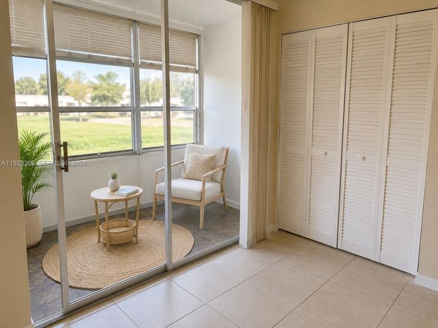 8851 Sunrise Lakes Boulevard 112, Sunrise, FL 33322