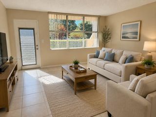 8851 Sunrise Lakes Boulevard 112, Sunrise, FL 33322