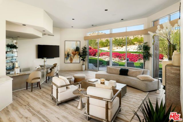 136 Netas Drive, Palm Desert, CA 92260