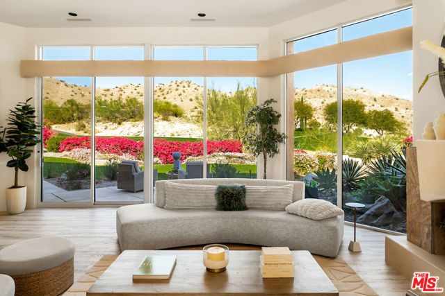 136 Netas Drive, Palm Desert, CA 92260