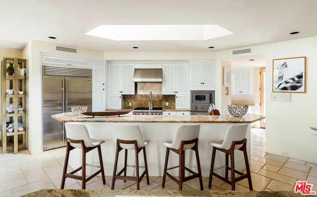 136 Netas Drive, Palm Desert, CA 92260