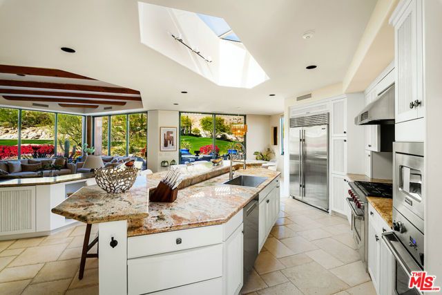 136 Netas Drive, Palm Desert, CA 92260