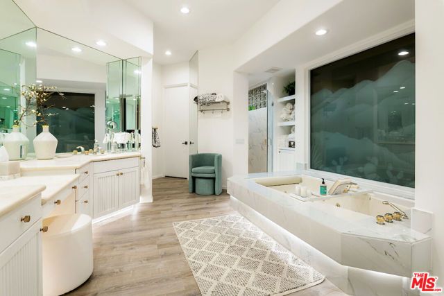 136 Netas Drive, Palm Desert, CA 92260