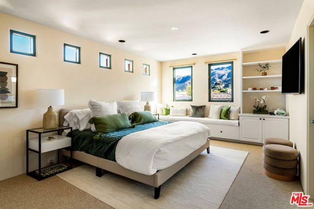 136 Netas Drive, Palm Desert, CA 92260