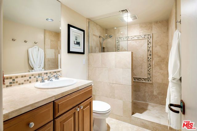 136 Netas Drive, Palm Desert, CA 92260