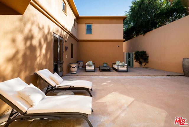 136 Netas Drive, Palm Desert, CA 92260